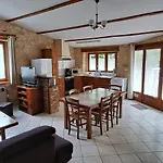 Les Des Guezoux Дом отдыха *