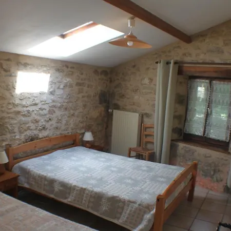 Дом отдыха Les Des Guezoux Vaunac (Dordogne)