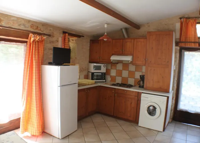 Les Des Guezoux Feriehus *